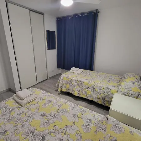 Apartment Castle Harbour 2 *